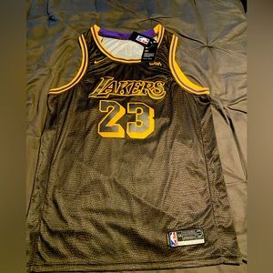 New with tags Black 3XL (54) Nike Lebron James Lakers jersey